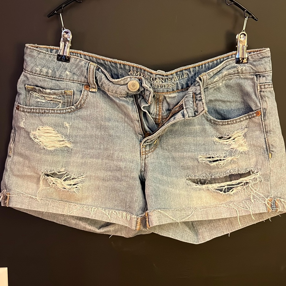 🩵American Eagle women’s shorts. Size 12. 💙